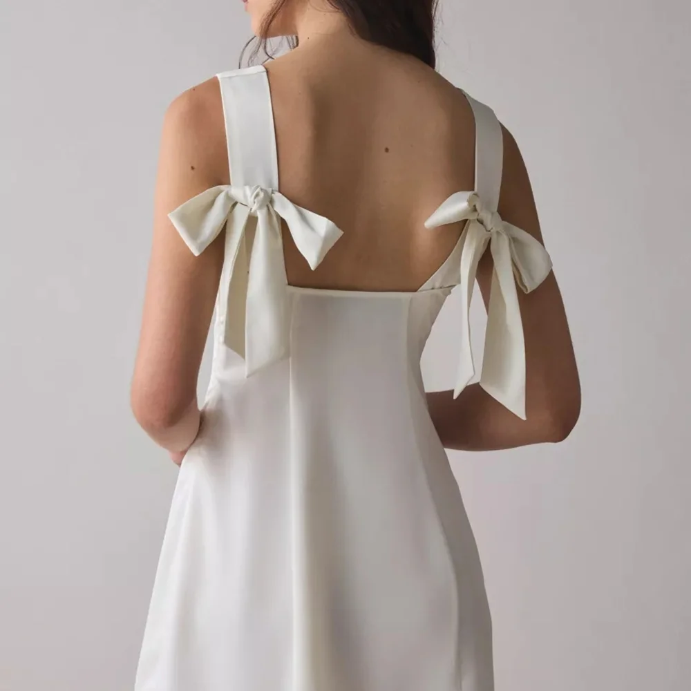 Elegant Green Bow Mini Dress - Picture 3 of 3